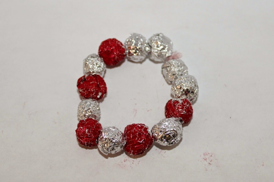 Aluminium foil bead bracelet
