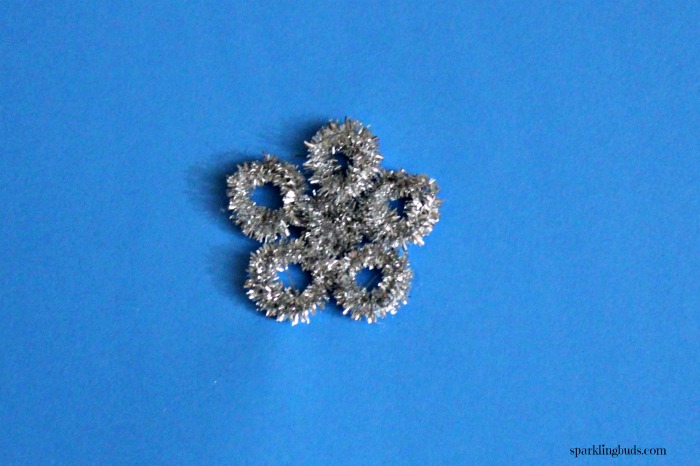 Pipe cleaner snowflake